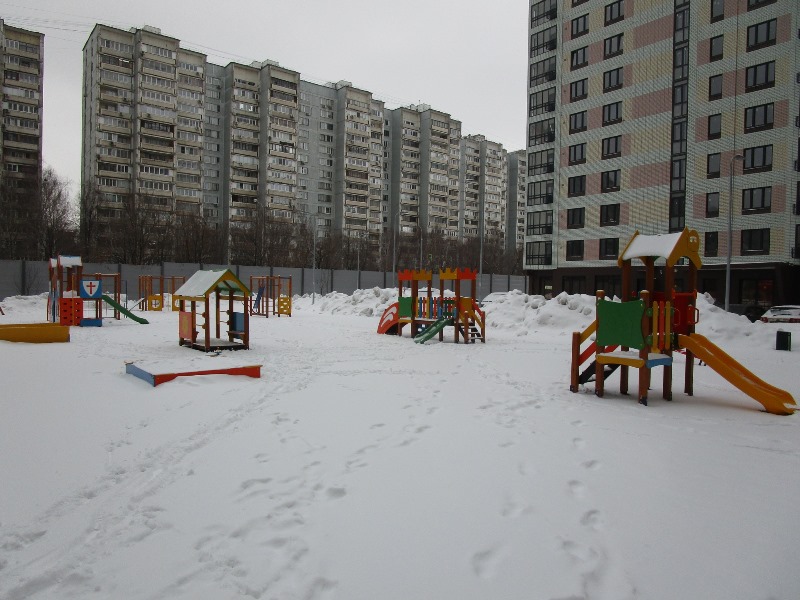 г. Москва, ул. Генерала Белова, д. 28, к. 2-придомовая территория