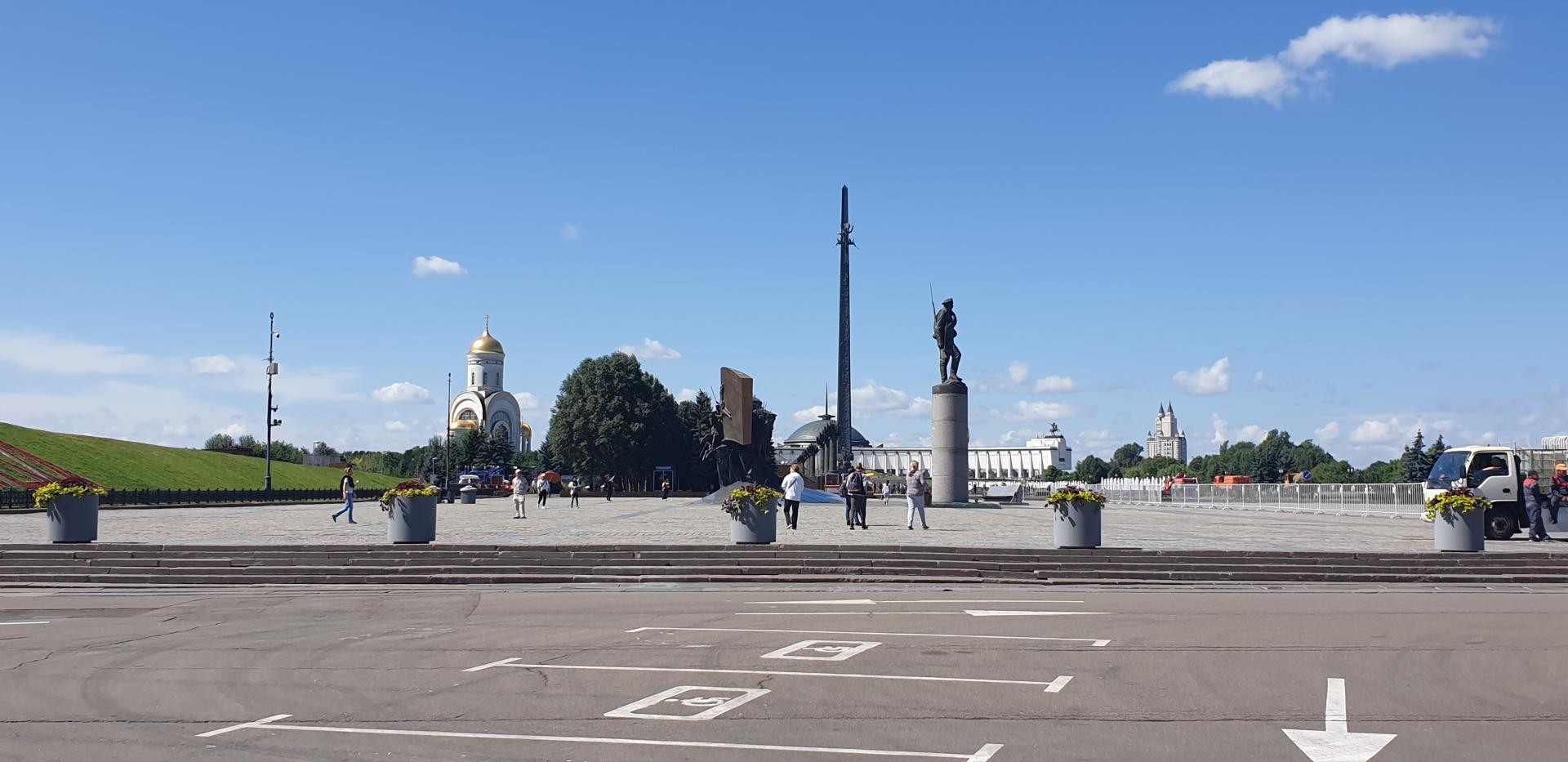 г. Москва, ул. Генерала Ермолова, д. 4-придомовая территория