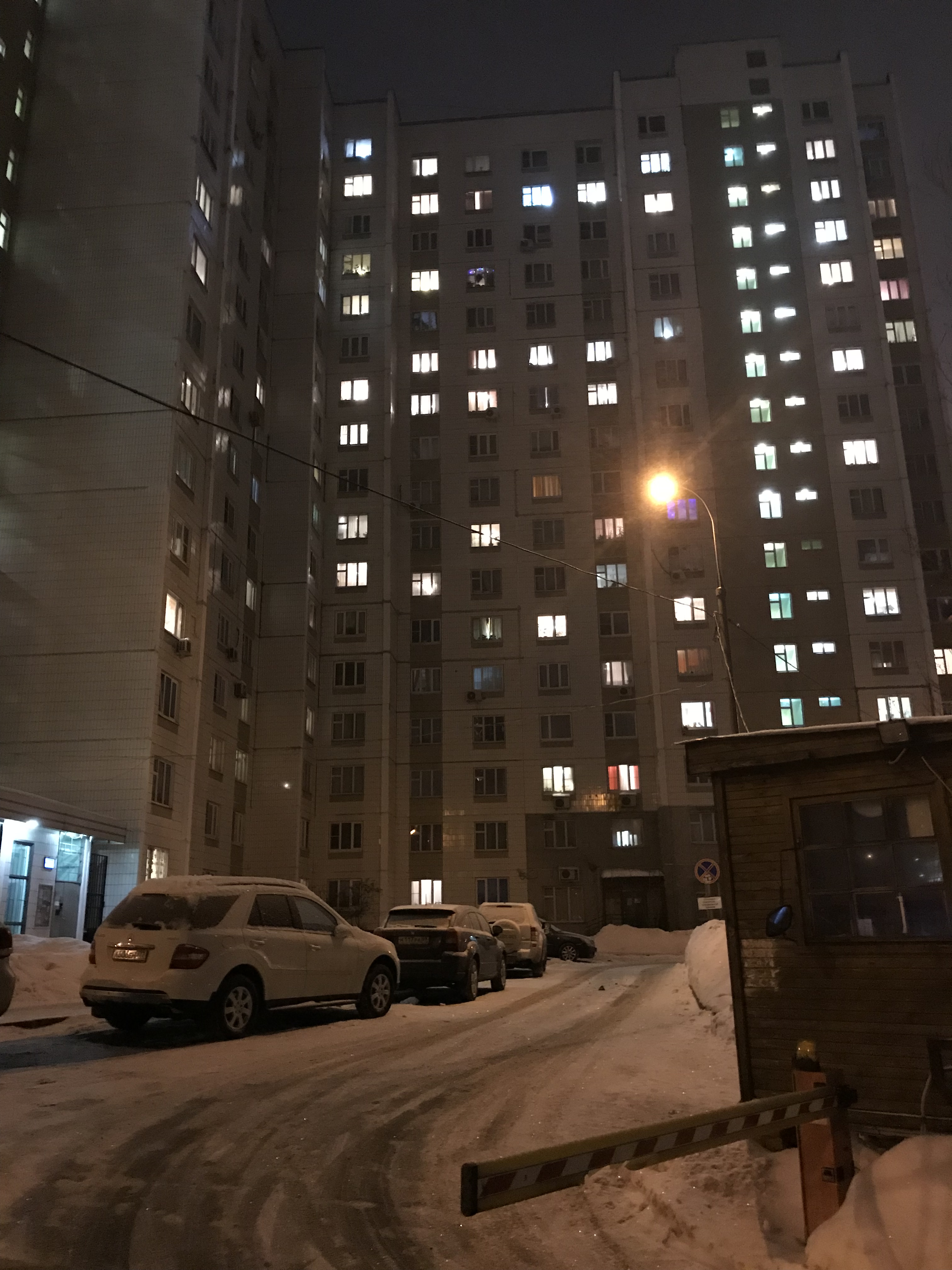 г. Москва, ул. Генерала Тюленева, д. 31, к. 1-фасад здания