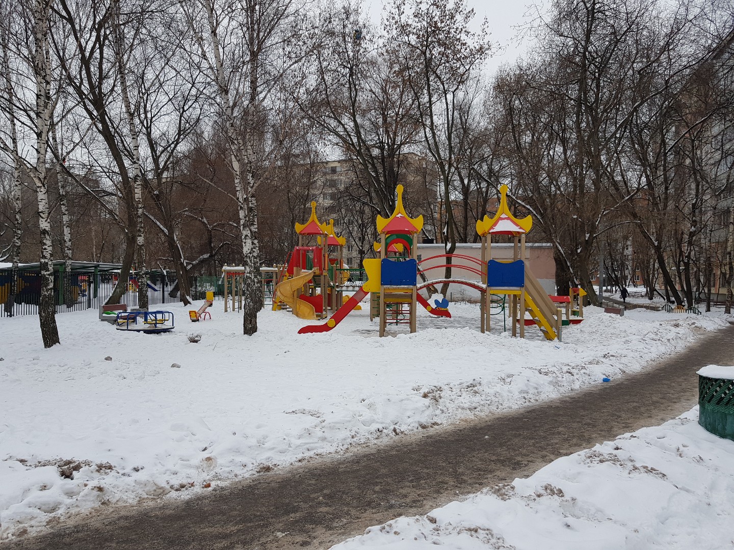 г. Москва, ул. Гурьянова, д. 17, к. 1-придомовая территория