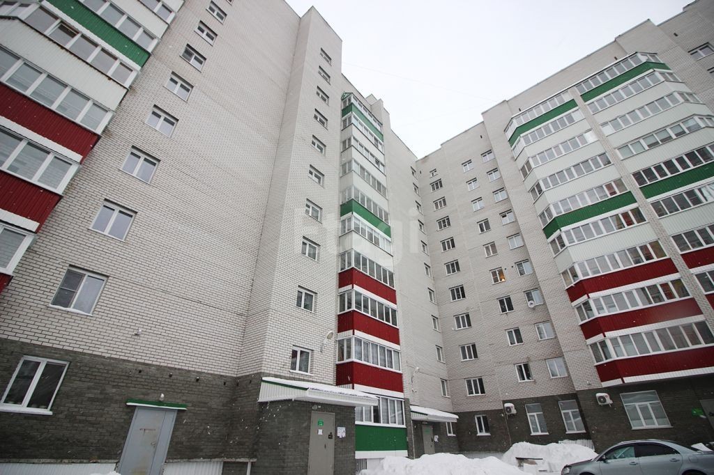 край. Алтайский, г. Барнаул, ул. Гущина, д. 157а-фасад здания