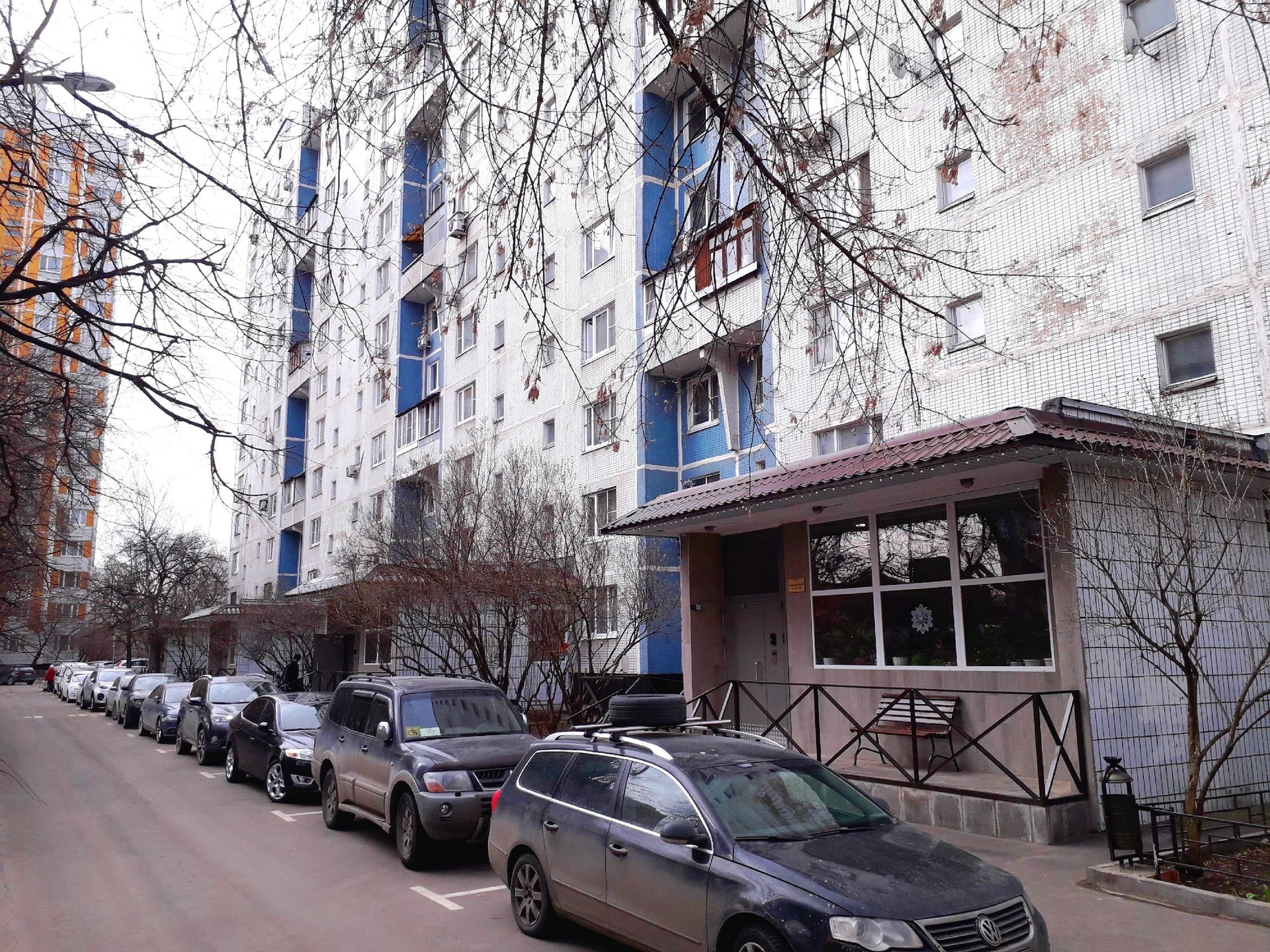 г. Москва, ул. Демьяна Бедного, д. 4, к. 1-фасад здания