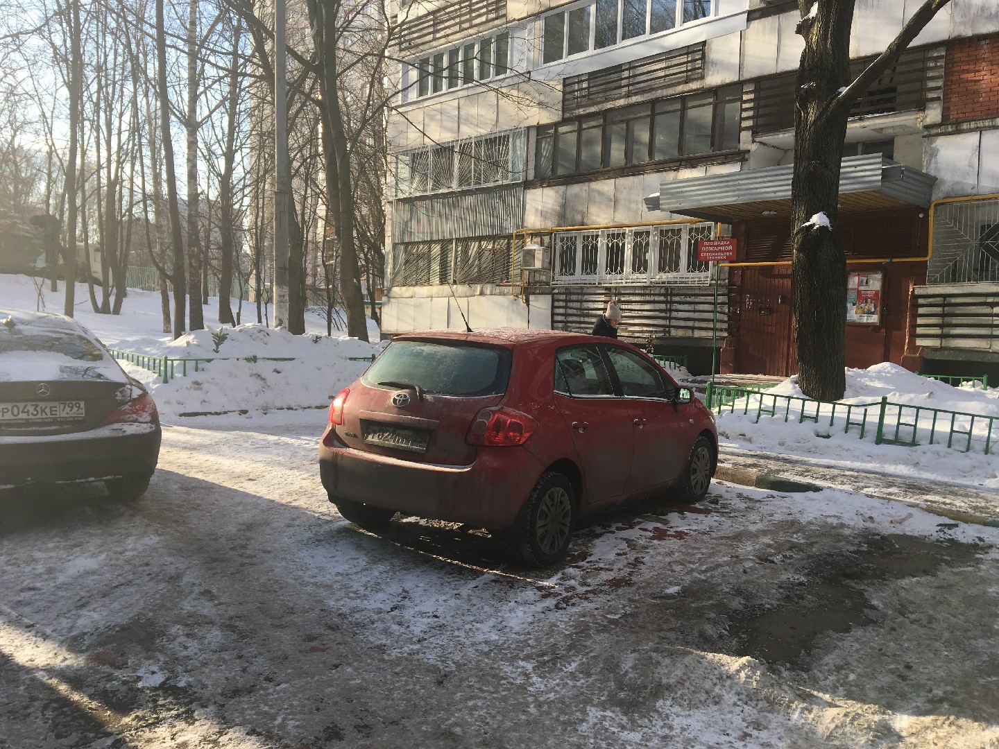 г. Москва, ул. Днепропетровская, д. 23, к. 1-придомовая территория