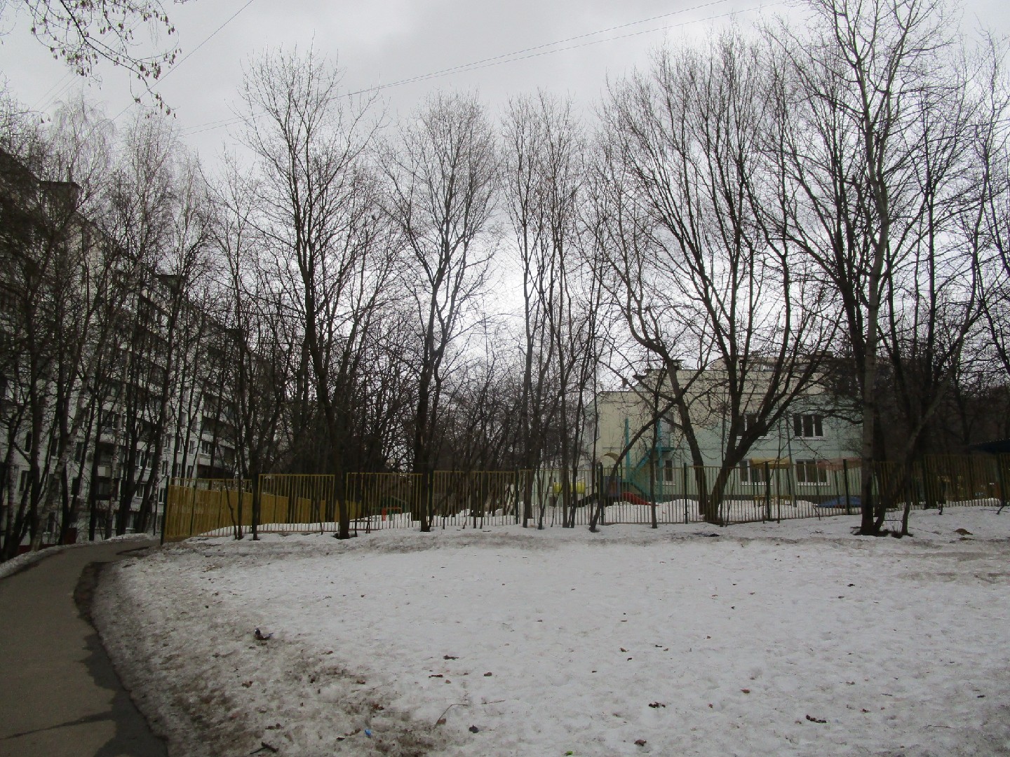 г. Москва, ул. Днепропетровская, д. 23, к. 3-придомовая территория