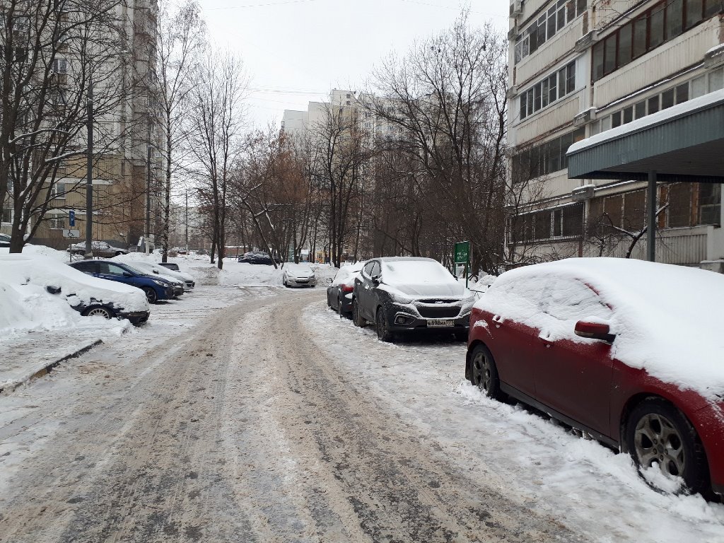 г. Москва, ул. Дубнинская, д. 32, к. 4-придомовая территория