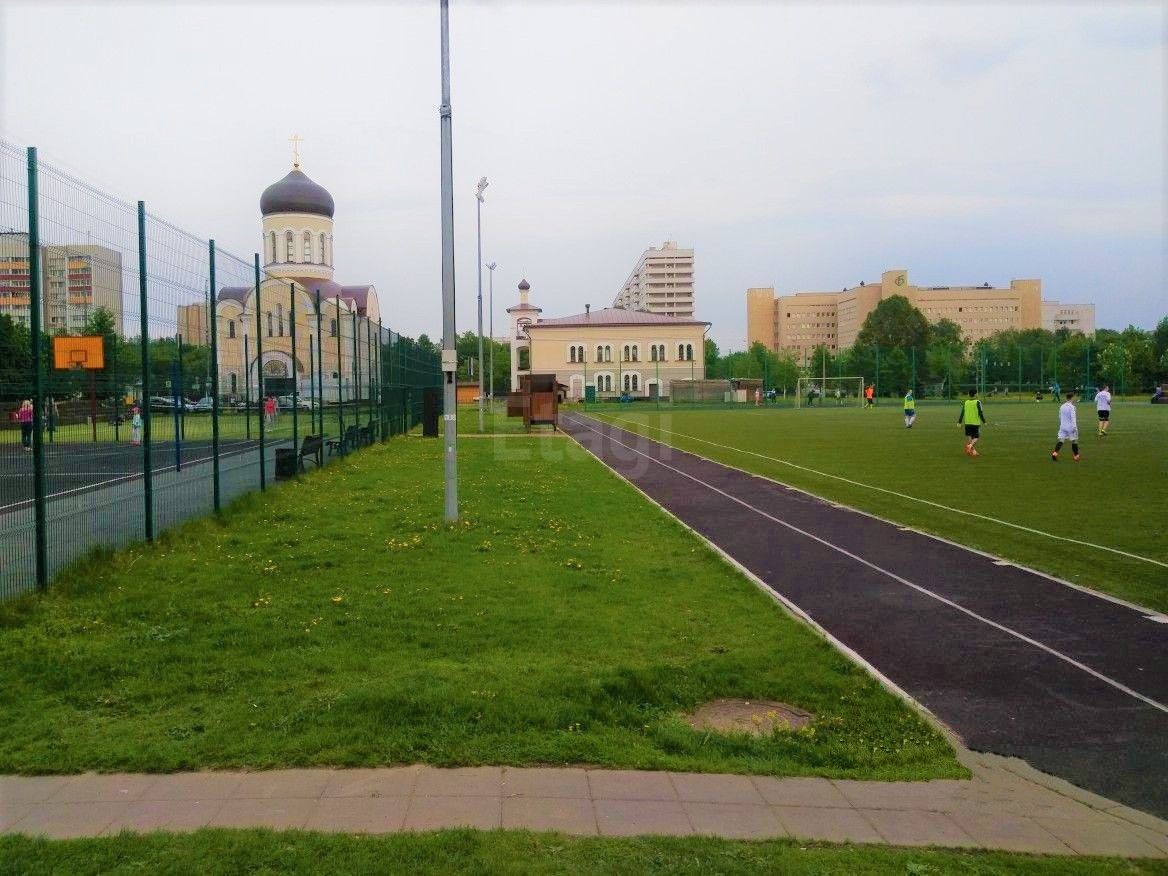 г. Москва, аллея. Жемчуговой, д. 5, к. 5-придомовая территория