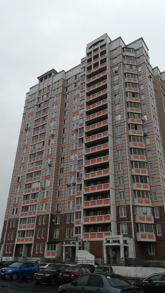 г. Москва, пр-кт. Защитников Москвы, д. 1-фасад здания