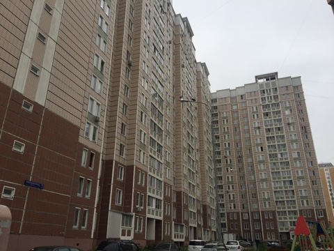 г. Москва, пр-кт. Защитников Москвы, д. 7, к. 2-фасад здания