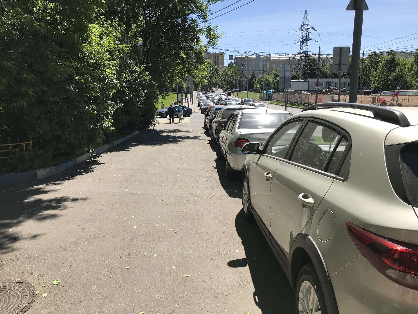 г. Москва, б-р. Звездный, д. 16/2-придомовая территория