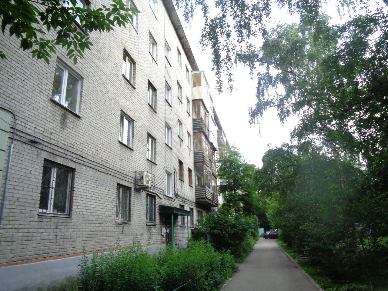 край. Алтайский, г. Барнаул, ул. Деповская, д. 9-фасад здания