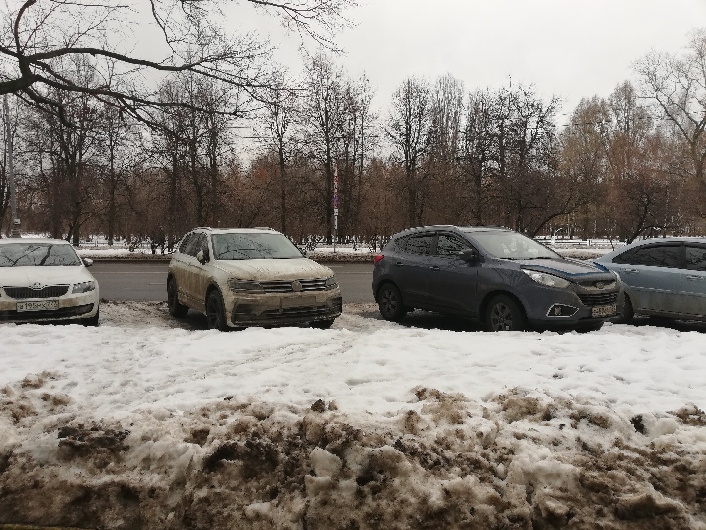 г. Москва, ул. Исаковского, д. 16, к. 1-придомовая территория