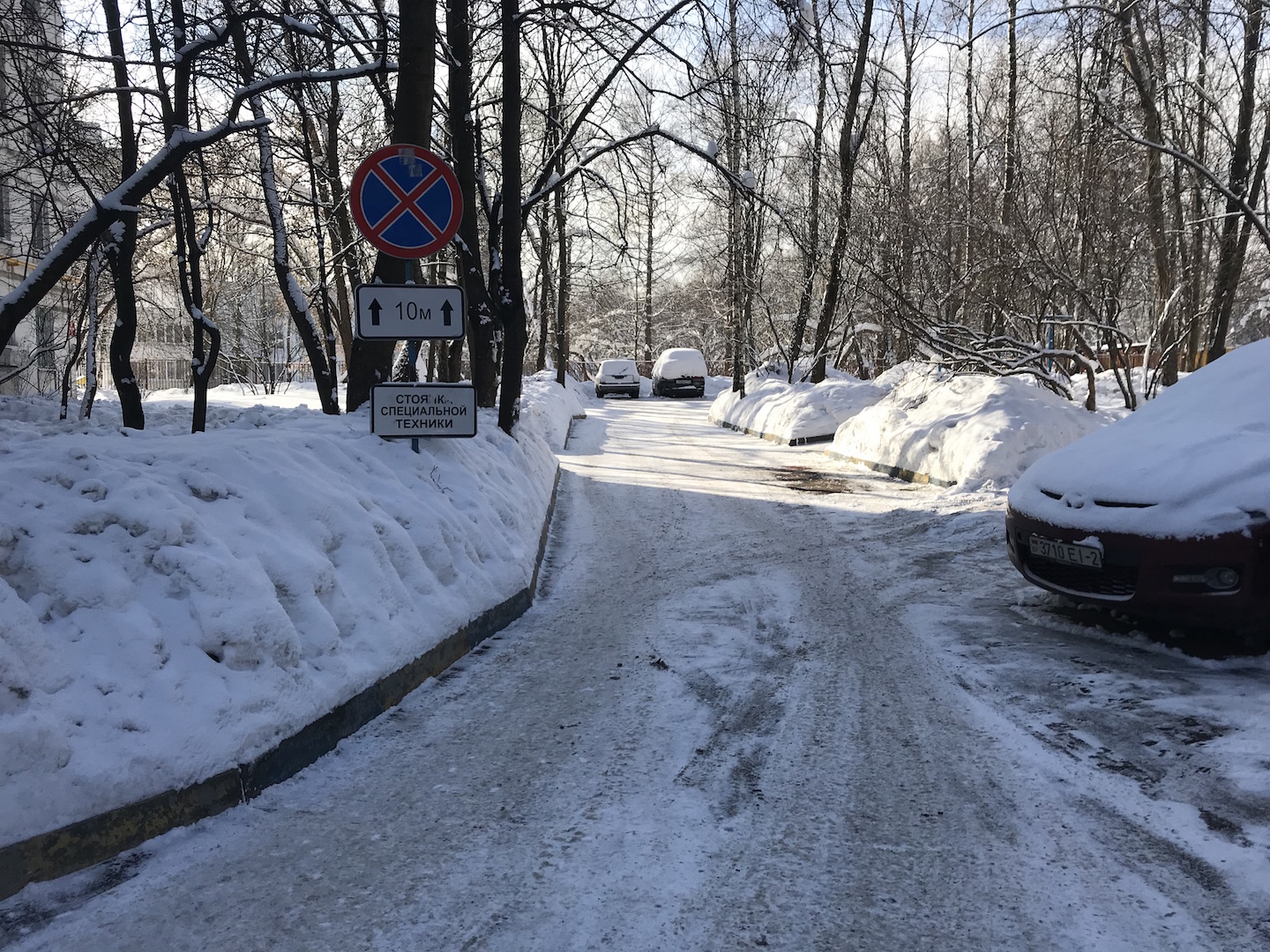 г. Москва, ул. Каховка, д. 13, к. 2-придомовая территория