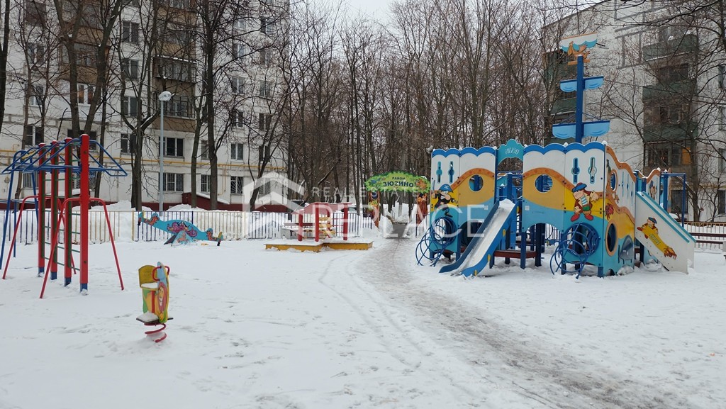 г. Москва, ул. Каховка, д. 13, к. 3-придомовая территория