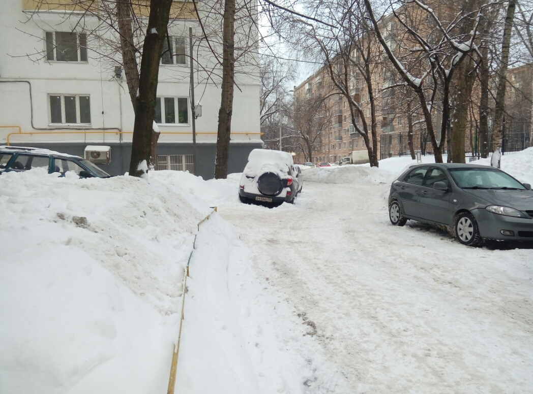 г. Москва, ш. Каширское, д. 4, к. 1-придомовая территория