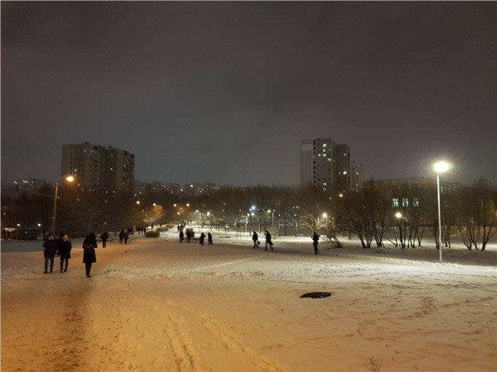 г. Москва, ул. Кировоградская, д. 2-придомовая территория