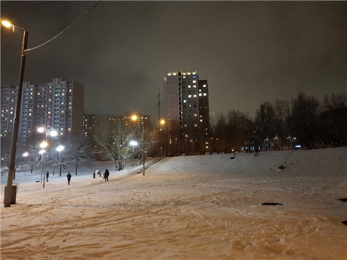 г. Москва, ул. Кировоградская, д. 2-придомовая территория