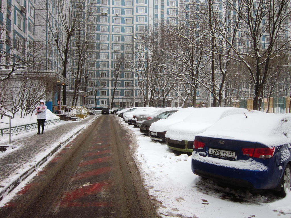 г. Москва, ул. Кировоградская, д. 7-придомовая территория