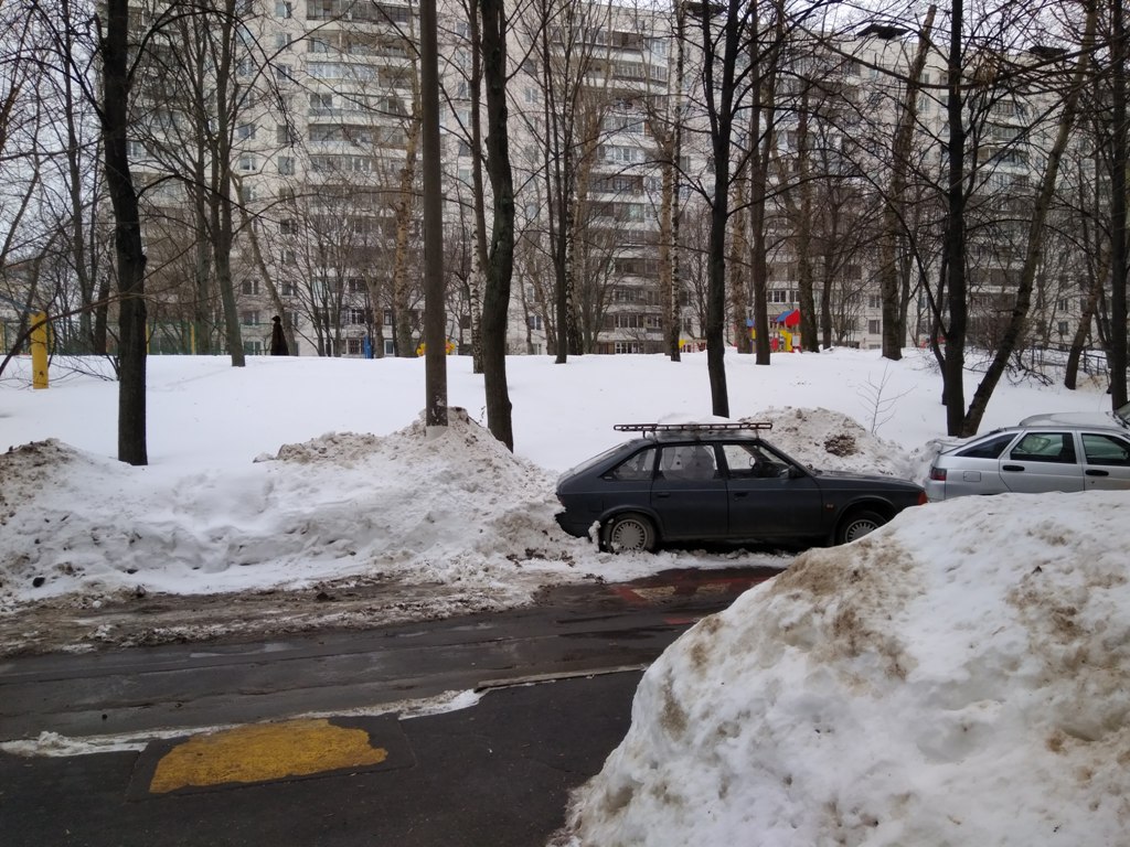 г. Москва, ул. Кировоградская, д. 32, к. 1-придомовая территория