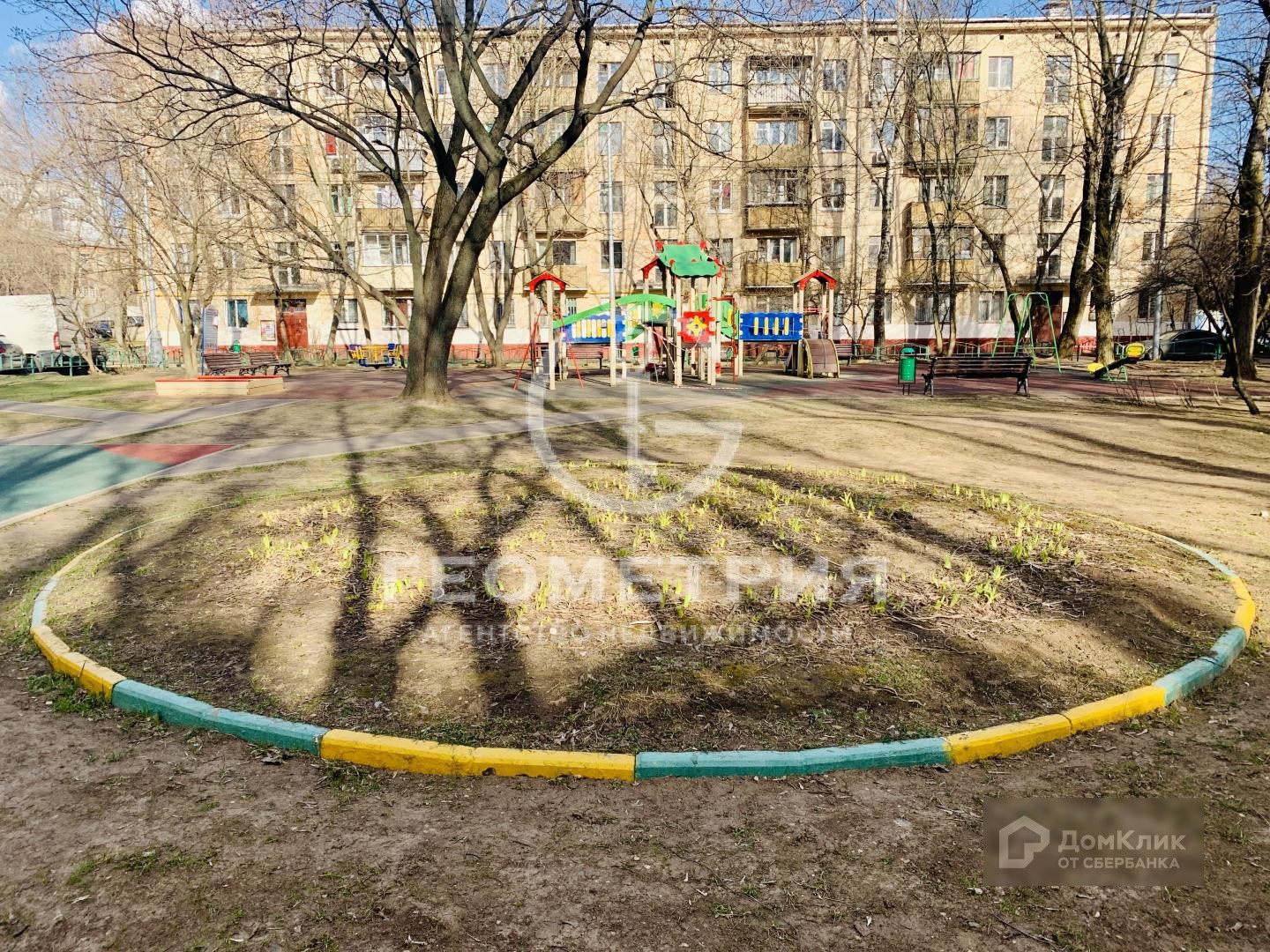 г. Москва, ул. Космонавта Волкова, д. 15, к. 2-придомовая территория