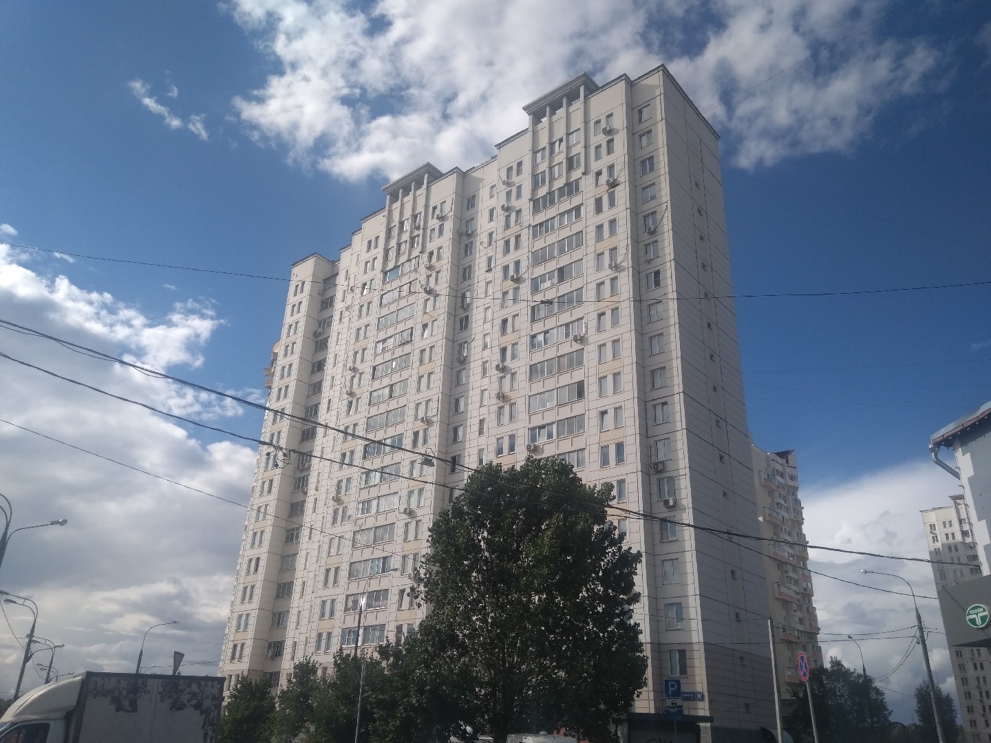 г. Москва, ул. Краснобогатырская, д. 11-фасад здания