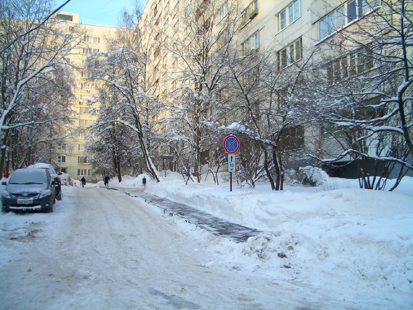 г. Москва, ул. Красного Маяка, д. 13, к. 2-придомовая территория