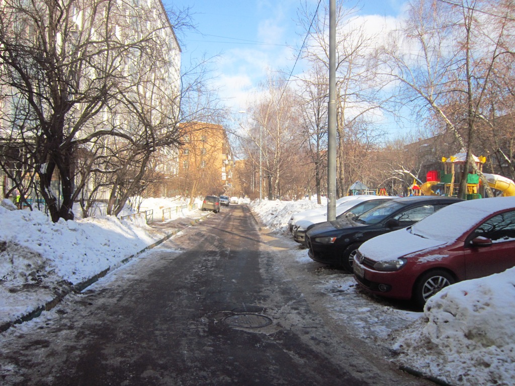 г. Москва, ул. Краснодарская, д. 13-придомовая территория