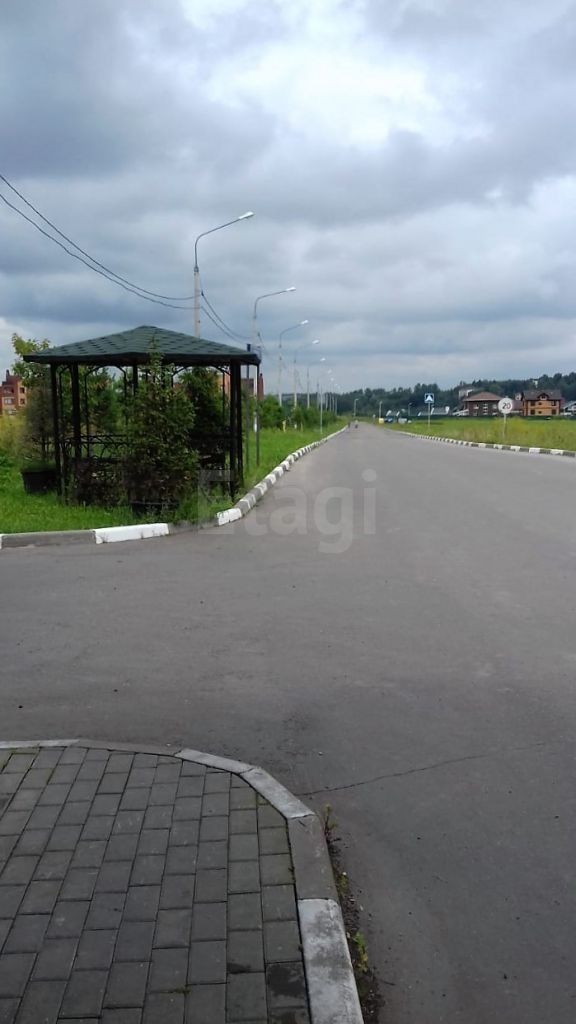 г. Москва, п. Краснопахорское, д. Раево, ул. Джонатана Свифта, д. 11-придомовая территория