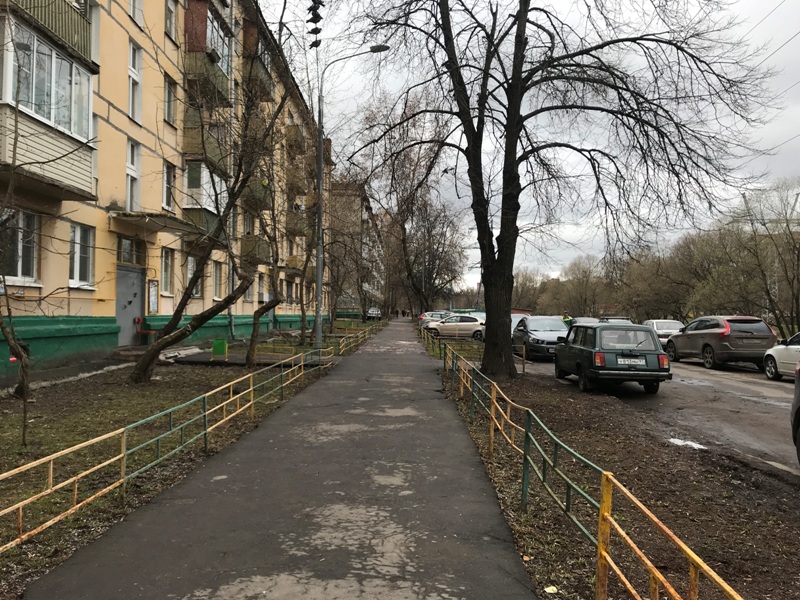 г. Москва, б-р. Кронштадтский, д. 36-придомовая территория