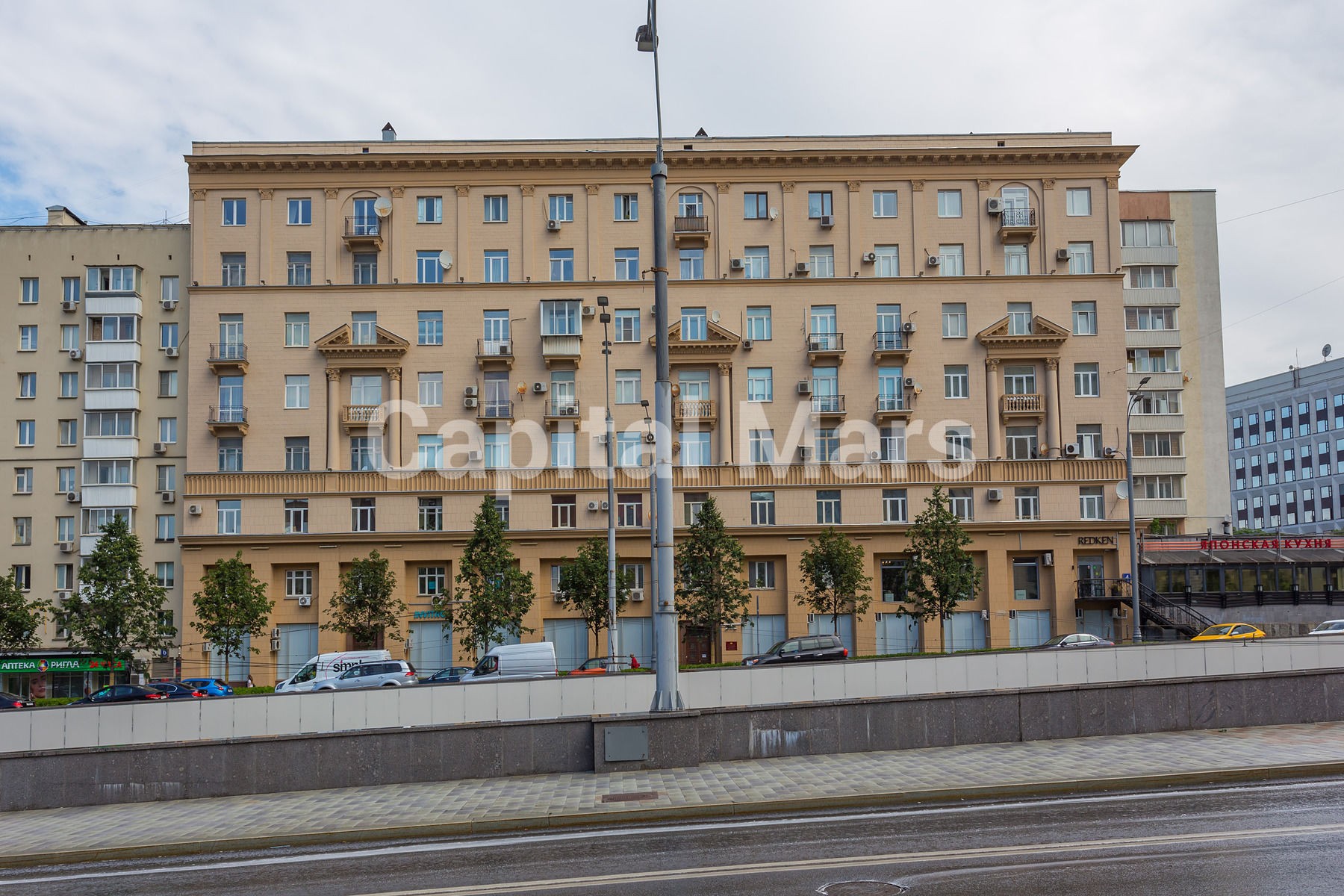 г. Москва, ул. Крымский Вал, д. 4-фасад здания