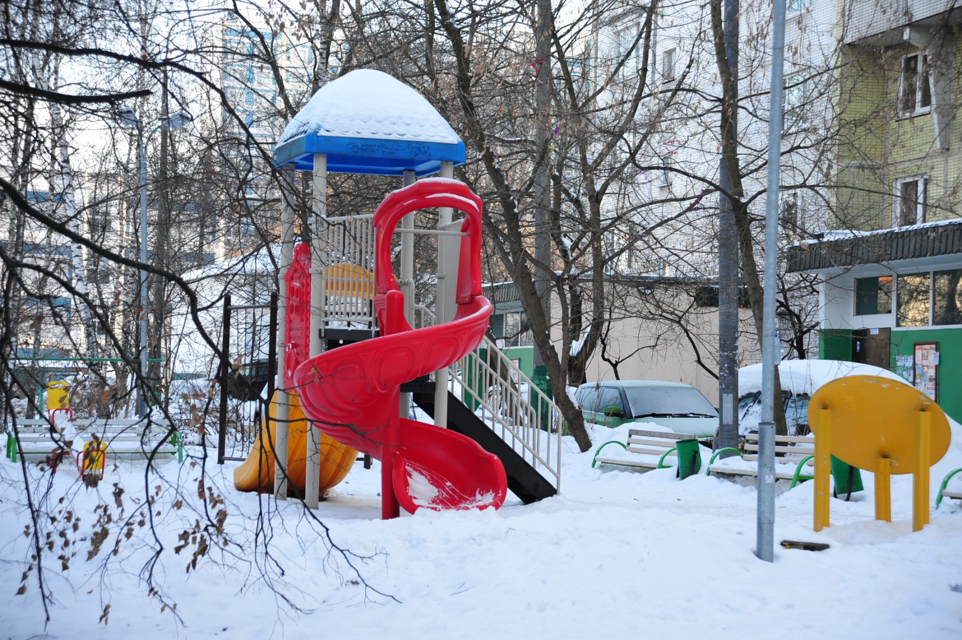 г. Москва, ул. Кунцевская, д. 4, к. 2-придомовая территория