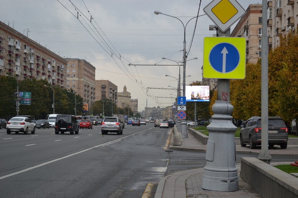 г. Москва, пр-кт. Кутузовский, д. 4/2-придомовая территория