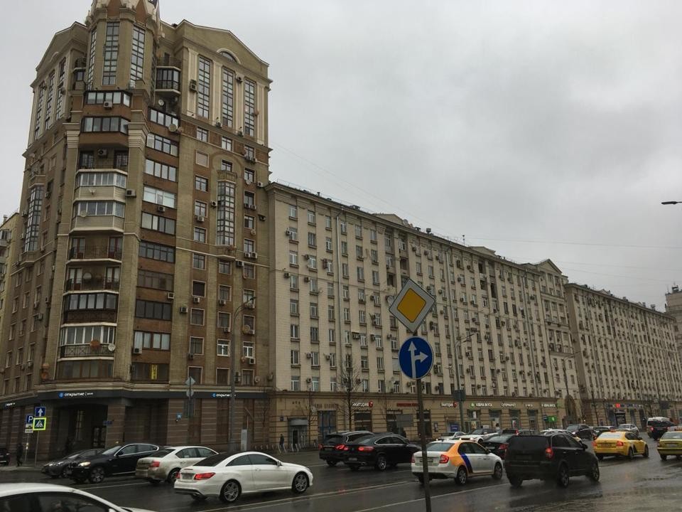 г. Москва, пр-кт. Кутузовский, д. 23, к. 1-фасад здания