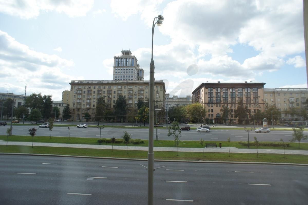 г. Москва, пр-кт. Ленинградский, д. 18-придомовая территория