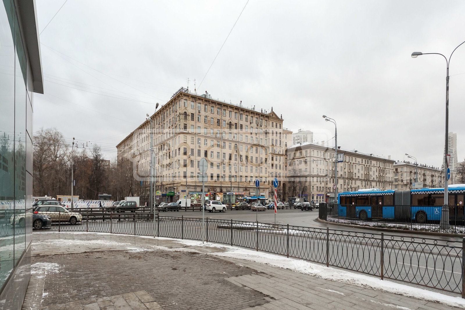 г. Москва, ш. Ленинградское, д. 15-придомовая территория