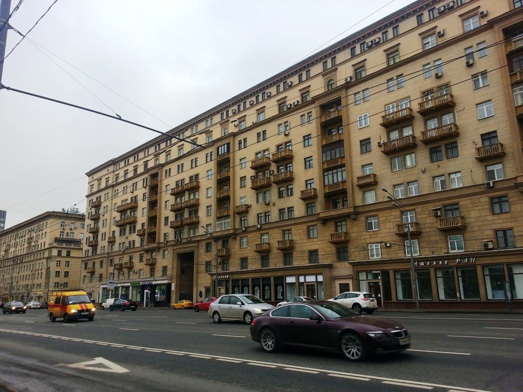 г. Москва, пр-кт. Ленинский, д. 13-фасад здания