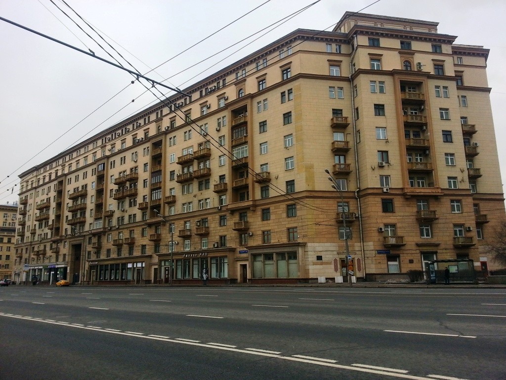 г. Москва, пр-кт. Ленинский, д. 13-фасад здания