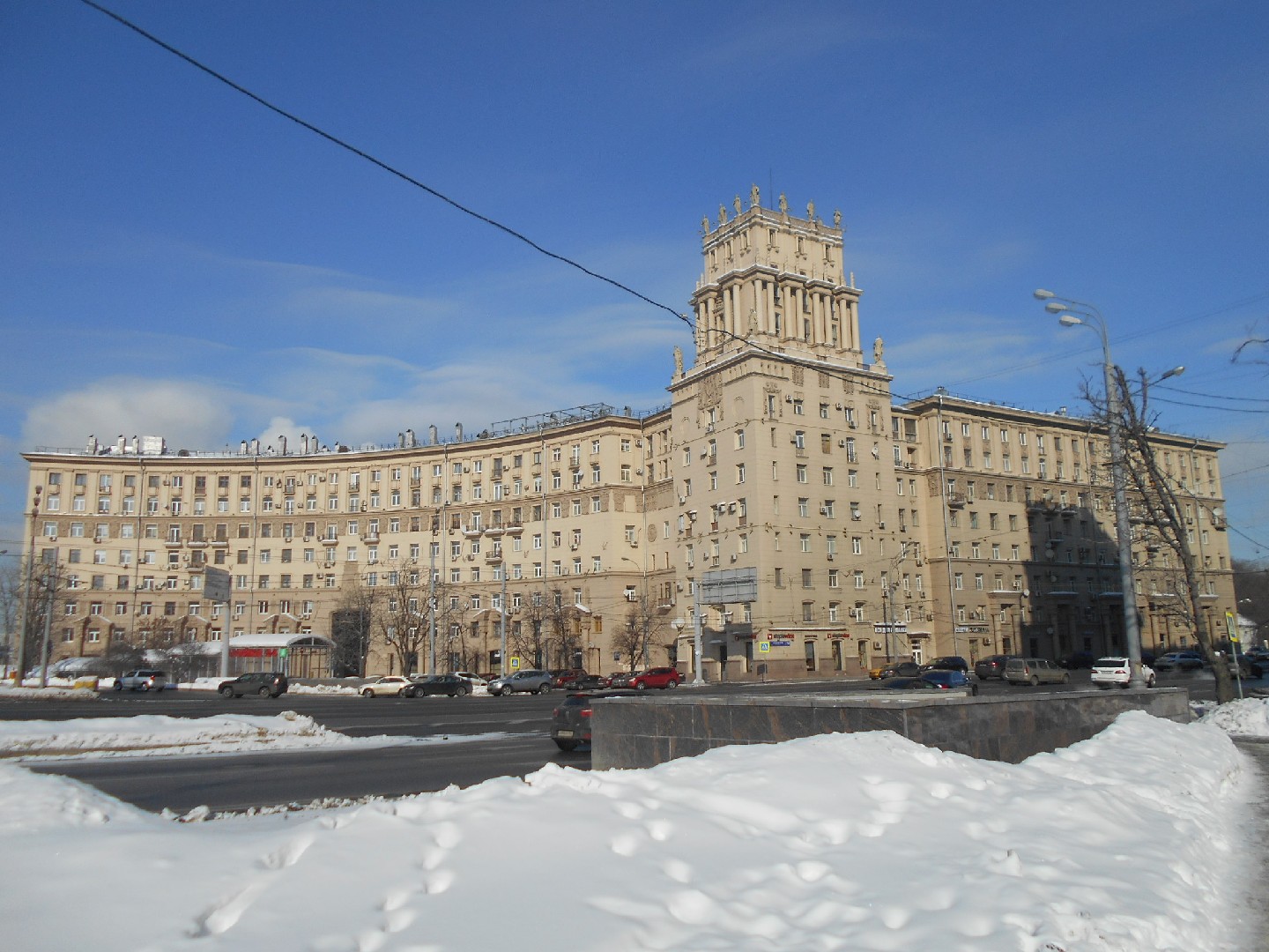 г. Москва, пр-кт. Ленинский, д. 30-фасад здания