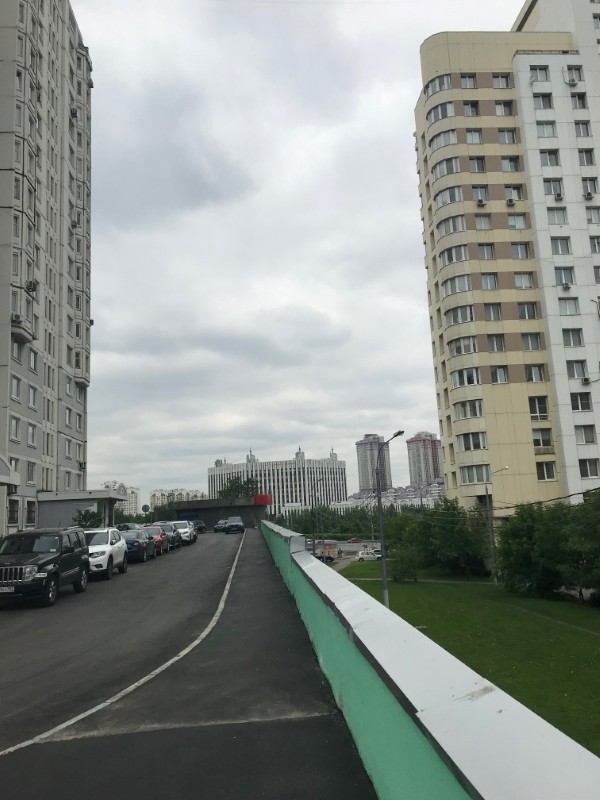 г. Москва, пр-кт. Ленинский, д. 127-придомовая территория