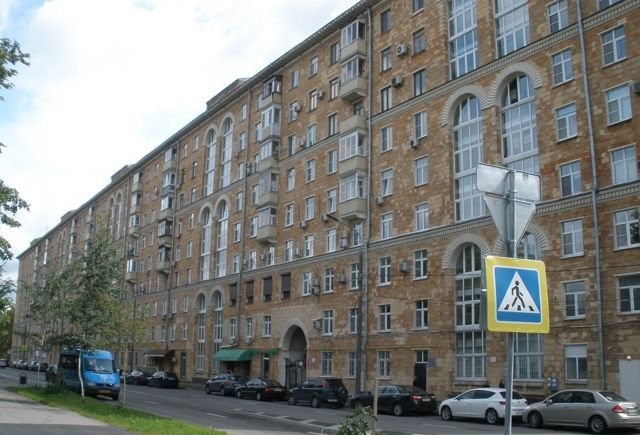 г. Москва, пр-кт. Ломоносовский, д. 18-фасад здания