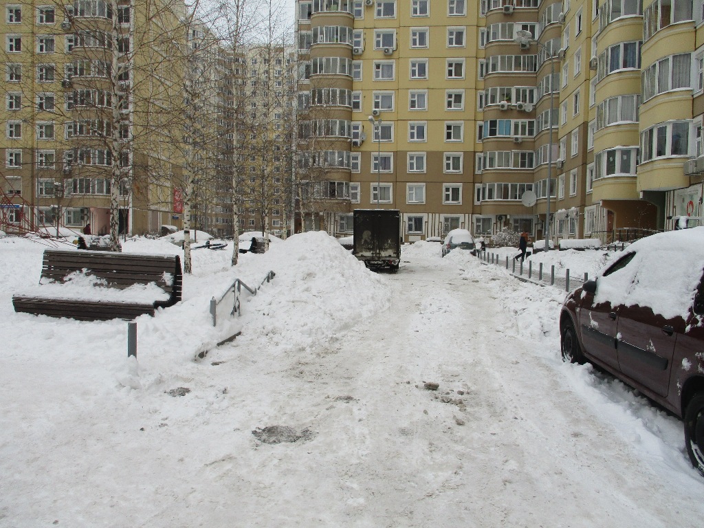 г. Москва, ул. Марфинская Б., д. 4, к. 6-придомовая территория