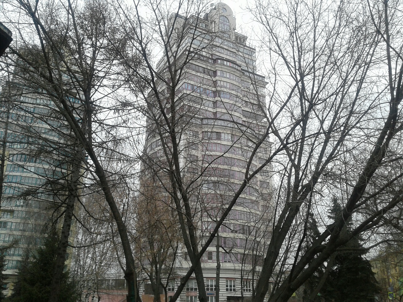 г. Москва, ул. Маршала Бирюзова, д. 32, к. 1-фасад здания