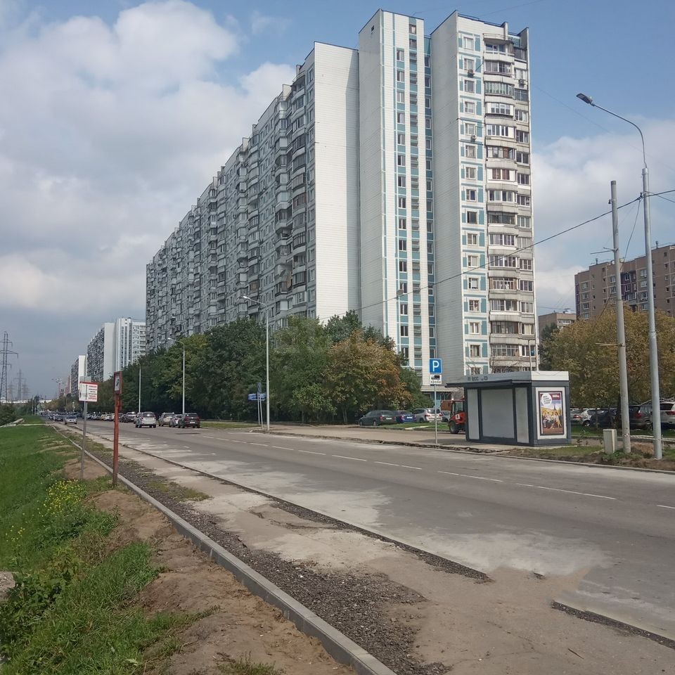 г. Москва, ул. Маршала Голованова, д. 13-придомовая территория