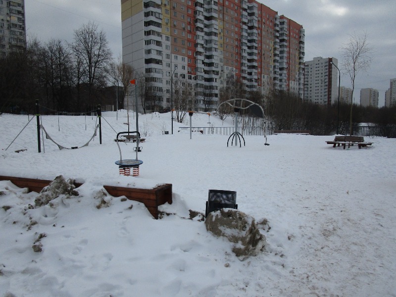 г. Москва, ул. Маршала Захарова, д. 3-придомовая территория