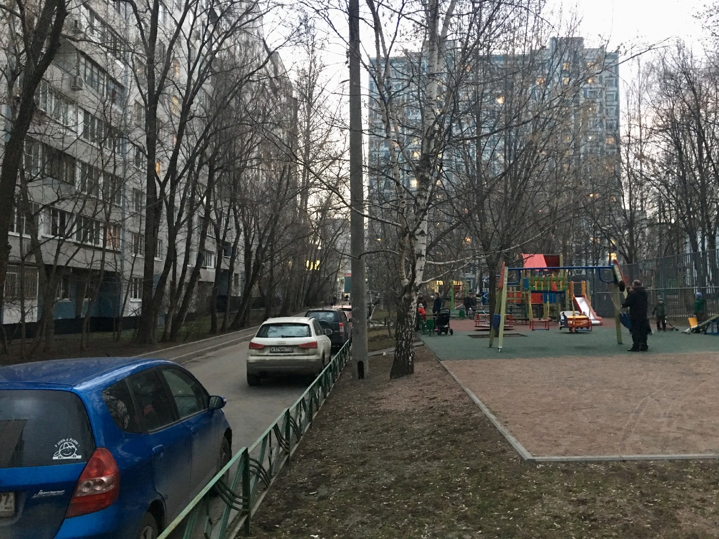 г. Москва, ул. Маршала Катукова, д. 14, к. 1-придомовая территория