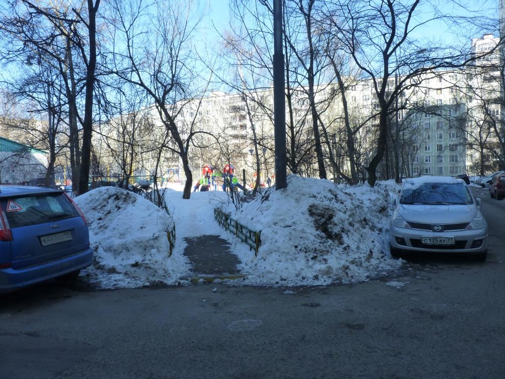 г. Москва, ул. Маршала Катукова, д. 25, к. 1-придомовая территория