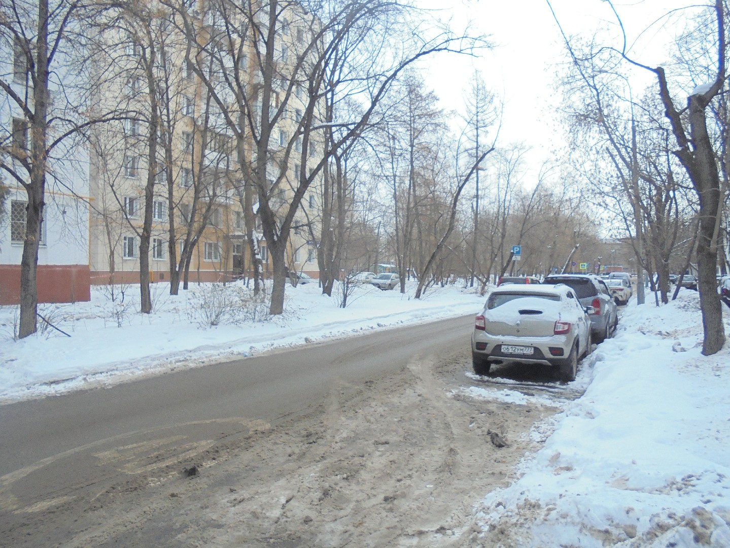 г. Москва, б-р. Маршала Рокоссовского, д. 7, к. 3-придомовая территория