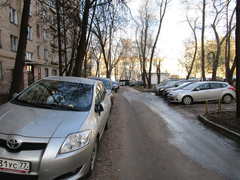 г. Москва, б-р. Маршала Рокоссовского, д. 30-придомовая территория