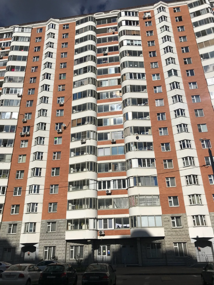 г. Москва, ул. Маршала Савицкого, д. 32-фасад здания