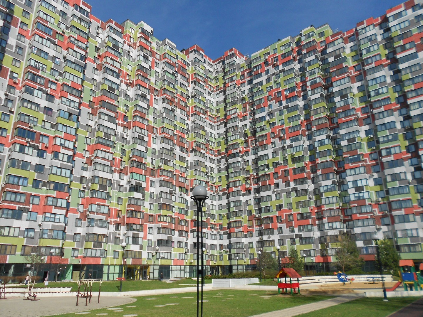 г. Москва, ул. Маршала Тухачевского, д. 49-фасад здания