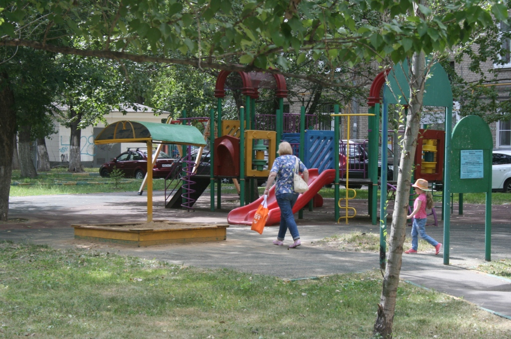 г. Москва, ул. Михайлова, д. 28/7-придомовая территория